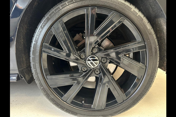 Volkswagen Golf 1.5 TSI R-Line Business+PANO+18'' LM VELGEN