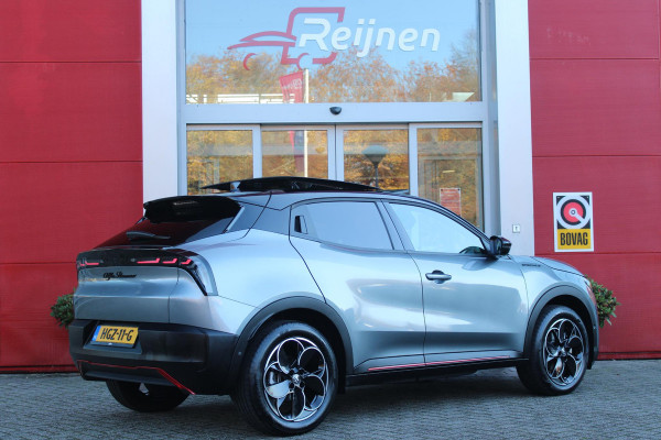 Alfa Romeo junior ELETTRICA SPECIALE 156PK 54 kWh | WARMTEPOMP! | "SABELT" STOELEN MET LEDEREN/ALCANTARA BEKLEDING | PANORAMISCH SCHUIF/KANTEL DAK | BICOLOR DAK (ZWART DAK) | TECHNOLOGIE PAKKET (O.A. FULL LED ADAPTIVE MATRIX KOPLAMPEN/DODEHOEK DETECTIE/DRAADLOZE TELEFOONLADER/ACHTERUITRIJ CAMERA/PARKEERSENSOREN VOOR, ACHTER,ZIJKANT) | DRAADLOZE APPLE CARPLAY/ANDROID AUTO | CLIMATE CONTROL | ELEKTRISCH BEDIENBARE ACHTERKLEP | STOEL VERWARMING | ELEKTRISCH BEDIENBARE VOORSTOEL | VERKEERSBORDEN HERKENNING | ADAPTIVE CRUISE CONTROL | KEYLESS ENTRY/START |