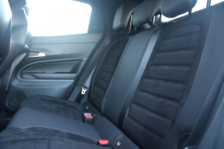 Alfa Romeo junior ELETTRICA SPECIALE 156PK 54 kWh | WARMTEPOMP! | "SABELT" STOELEN MET LEDEREN/ALCANTARA BEKLEDING | PANORAMISCH SCHUIF/KANTEL DAK | BICOLOR DAK (ZWART DAK) | TECHNOLOGIE PAKKET (O.A. FULL LED ADAPTIVE MATRIX KOPLAMPEN/DODEHOEK DETECTIE/DRAADLOZE TELEFOONLADER/ACHTERUITRIJ CAMERA/PARKEERSENSOREN VOOR, ACHTER,ZIJKANT) | DRAADLOZE APPLE CARPLAY/ANDROID AUTO | CLIMATE CONTROL | ELEKTRISCH BEDIENBARE ACHTERKLEP | STOEL VERWARMING | ELEKTRISCH BEDIENBARE VOORSTOEL | VERKEERSBORDEN HERKENNING | ADAPTIVE CRUISE CONTROL | KEYLESS ENTRY/START |