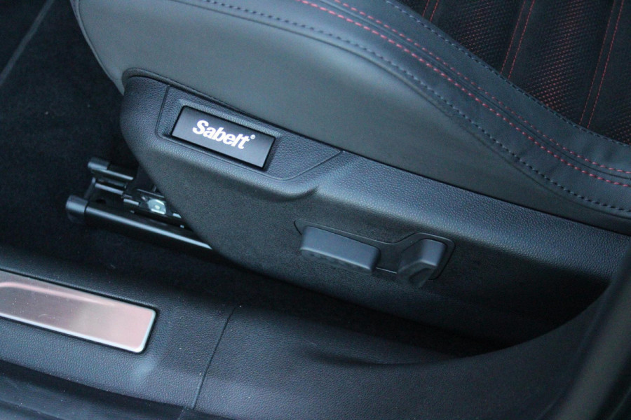 Alfa Romeo junior ELETTRICA SPECIALE 156PK 54 kWh | WARMTEPOMP! | "SABELT" STOELEN MET LEDEREN/ALCANTARA BEKLEDING | PANORAMISCH SCHUIF/KANTEL DAK | BICOLOR DAK (ZWART DAK) | TECHNOLOGIE PAKKET (O.A. FULL LED ADAPTIVE MATRIX KOPLAMPEN/DODEHOEK DETECTIE/DRAADLOZE TELEFOONLADER/ACHTERUITRIJ CAMERA/PARKEERSENSOREN VOOR, ACHTER,ZIJKANT) | DRAADLOZE APPLE CARPLAY/ANDROID AUTO | CLIMATE CONTROL | ELEKTRISCH BEDIENBARE ACHTERKLEP | STOEL VERWARMING | ELEKTRISCH BEDIENBARE VOORSTOEL | VERKEERSBORDEN HERKENNING | ADAPTIVE CRUISE CONTROL | KEYLESS ENTRY/START |