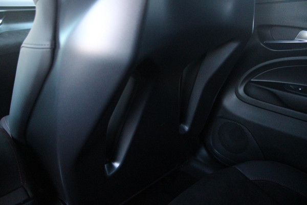 Alfa Romeo junior ELETTRICA SPECIALE 156PK 54 kWh | WARMTEPOMP! | "SABELT" STOELEN MET LEDEREN/ALCANTARA BEKLEDING | PANORAMISCH SCHUIF/KANTEL DAK | BICOLOR DAK (ZWART DAK) | TECHNOLOGIE PAKKET (O.A. FULL LED ADAPTIVE MATRIX KOPLAMPEN/DODEHOEK DETECTIE/DRAADLOZE TELEFOONLADER/ACHTERUITRIJ CAMERA/PARKEERSENSOREN VOOR, ACHTER,ZIJKANT) | DRAADLOZE APPLE CARPLAY/ANDROID AUTO | CLIMATE CONTROL | ELEKTRISCH BEDIENBARE ACHTERKLEP | STOEL VERWARMING | ELEKTRISCH BEDIENBARE VOORSTOEL | VERKEERSBORDEN HERKENNING | ADAPTIVE CRUISE CONTROL | KEYLESS ENTRY/START |