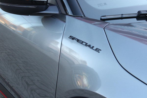 Alfa Romeo junior ELETTRICA SPECIALE 156PK 54 kWh | WARMTEPOMP! | "SABELT" STOELEN MET LEDEREN/ALCANTARA BEKLEDING | PANORAMISCH SCHUIF/KANTEL DAK | BICOLOR DAK (ZWART DAK) | TECHNOLOGIE PAKKET (O.A. FULL LED ADAPTIVE MATRIX KOPLAMPEN/DODEHOEK DETECTIE/DRAADLOZE TELEFOONLADER/ACHTERUITRIJ CAMERA/PARKEERSENSOREN VOOR, ACHTER,ZIJKANT) | DRAADLOZE APPLE CARPLAY/ANDROID AUTO | CLIMATE CONTROL | ELEKTRISCH BEDIENBARE ACHTERKLEP | STOEL VERWARMING | ELEKTRISCH BEDIENBARE VOORSTOEL | VERKEERSBORDEN HERKENNING | ADAPTIVE CRUISE CONTROL | KEYLESS ENTRY/START |