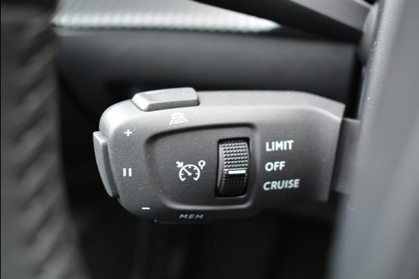 Peugeot e-2008 EV Allure Pack 50kWh 136pk SOH 96,9% | Navigatie | Apple Carplay/Android Auto | Bluetooth | Achteruitrijcamera