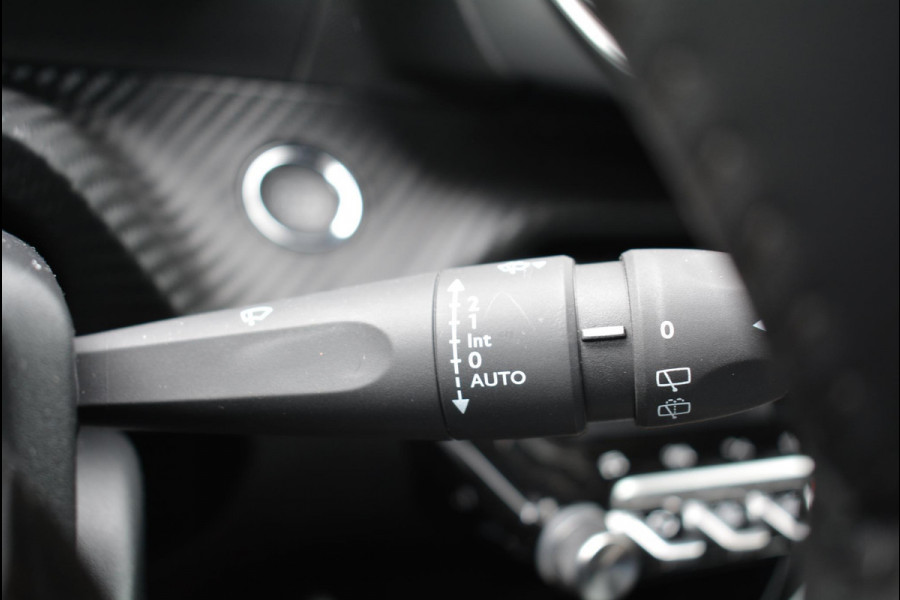 Peugeot e-2008 EV Allure Pack 50kWh 136pk SOH 96,9% | Navigatie | Apple Carplay/Android Auto | Bluetooth | Achteruitrijcamera