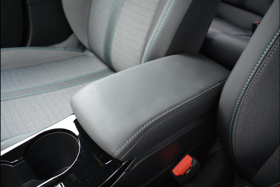 Peugeot e-2008 EV Allure Pack 50kWh 136pk SOH 96,9% | Navigatie | Apple Carplay/Android Auto | Bluetooth | Achteruitrijcamera