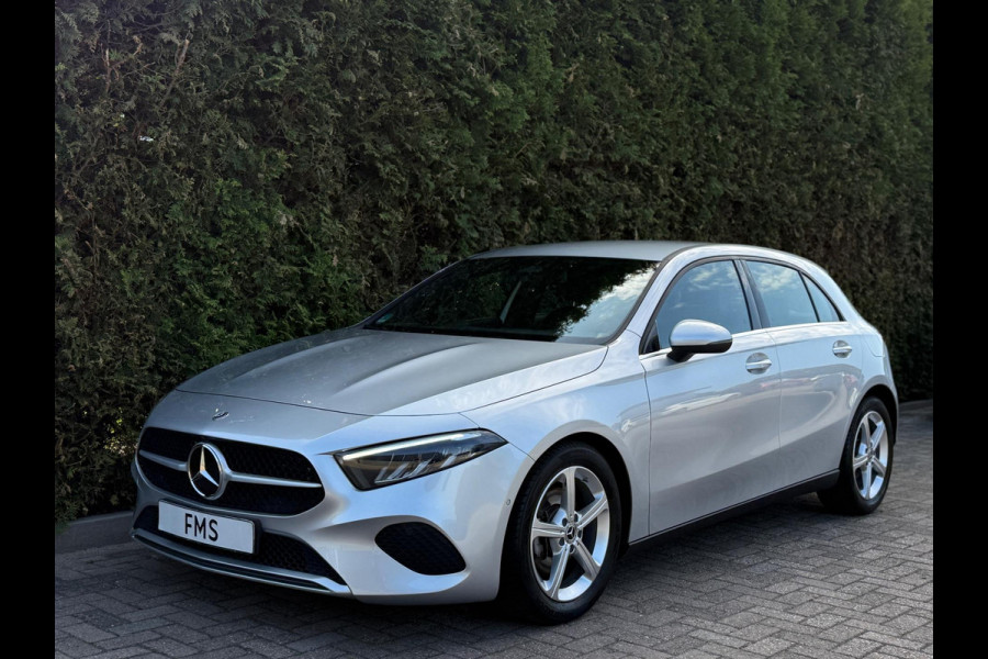 Mercedes-Benz A-Klasse 200 Luxury Line Facelift CarPlay Camera
