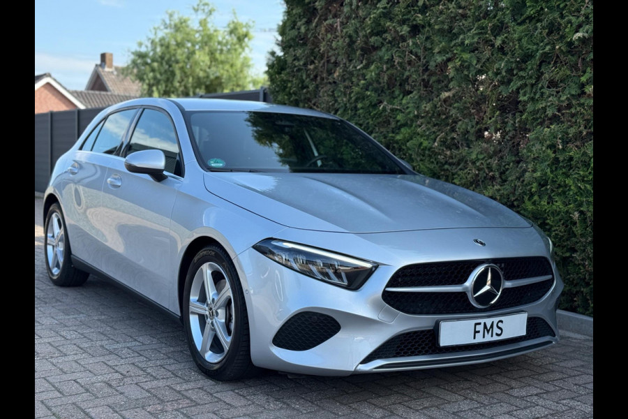 Mercedes-Benz A-Klasse 200 Luxury Line Facelift CarPlay Camera