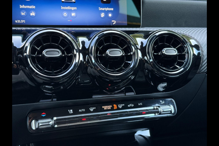 Mercedes-Benz A-Klasse 200 Luxury Line Facelift CarPlay Camera