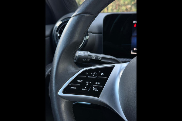 Mercedes-Benz A-Klasse 200 Luxury Line Facelift CarPlay Camera