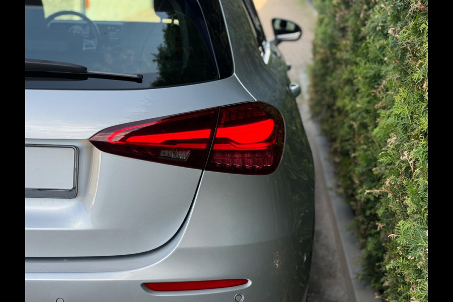 Mercedes-Benz A-Klasse 200 Luxury Line Facelift CarPlay Camera