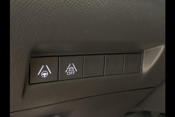 Peugeot e-2008 EV GT 50kWh 136pk 3-FASE SOH 99,8% | Alcantara | Navigatie | Elektrisch bedienbare bestuurdersstoel | Stoelverwarming | Warmtepomp | Achteruitrijcamera