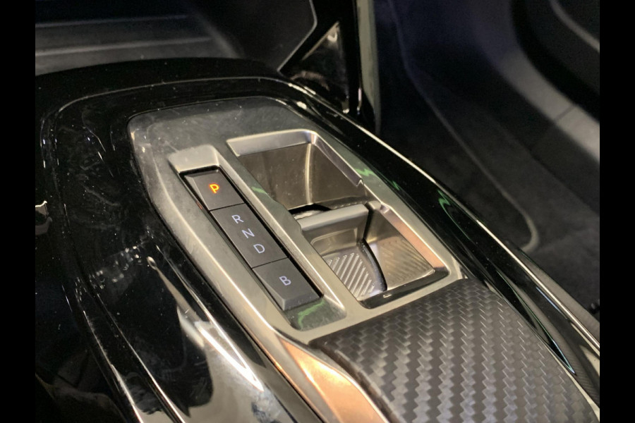 Peugeot e-2008 EV GT 50kWh 136pk 3-FASE SOH 99,8% | Alcantara | Navigatie | Elektrisch bedienbare bestuurdersstoel | Stoelverwarming | Warmtepomp | Achteruitrijcamera