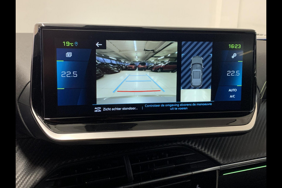 Peugeot e-2008 EV GT 50kWh 136pk 3-FASE SOH 99,8% | Alcantara | Navigatie | Elektrisch bedienbare bestuurdersstoel | Stoelverwarming | Warmtepomp | Achteruitrijcamera