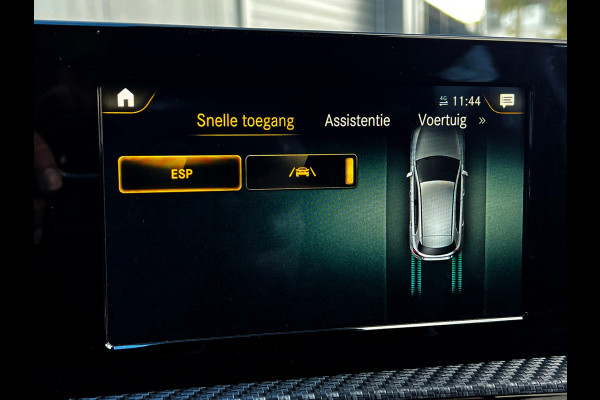 Mercedes-Benz A-Klasse 180 Business Solution AMG Line_Carplay_Camera_cruise