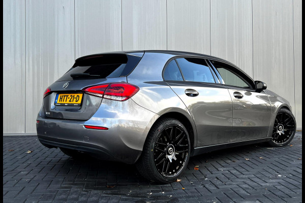 Mercedes-Benz A-Klasse 180 Business Solution AMG Line_Carplay_Camera_cruise