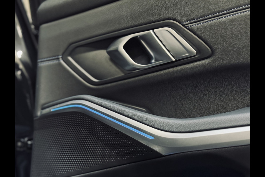 BMW 3 Serie Touring 330e High Executive M-Sport | 19" | Trekhaak | Driv.Ass.Prof.