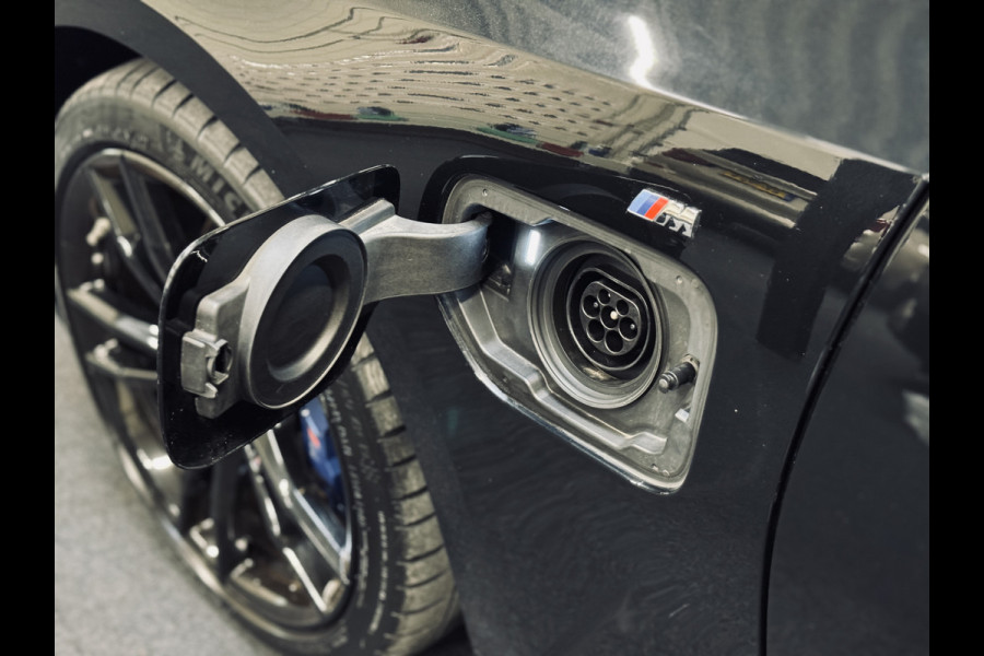 BMW 3 Serie Touring 330e High Executive M-Sport | 19" | Trekhaak | Driv.Ass.Prof.
