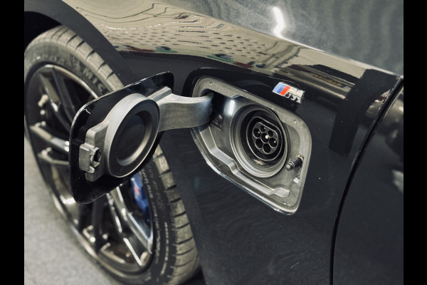 BMW 3 Serie Touring 330e High Executive M-Sport | 19" | Trekhaak | Driv.Ass.Prof.