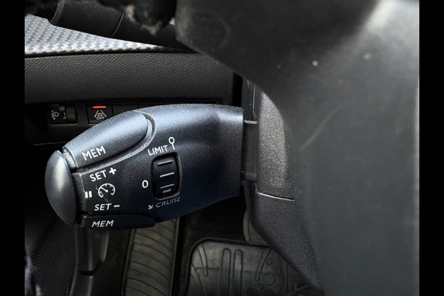 Peugeot e-208 EV Allure 50 kWh SOH | Camera | Clima | Orig.nl | Voorruit verw. | New service