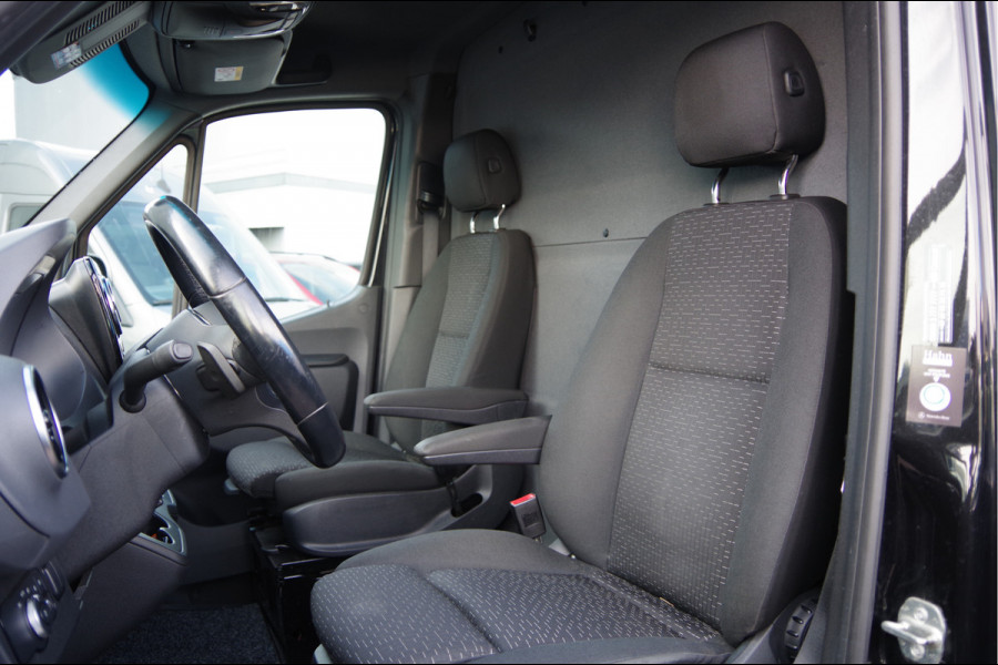 Mercedes-Benz Sprinter 319 3.0 CDI V6 L2H2 AUT. LED, 360 CAMERA, ADAPT. CRUISE, TREKHAAK, MBUX 10'', STANDKACHEL, NAVI, CLIMA, PARKEERSENSOREN, APPLE C