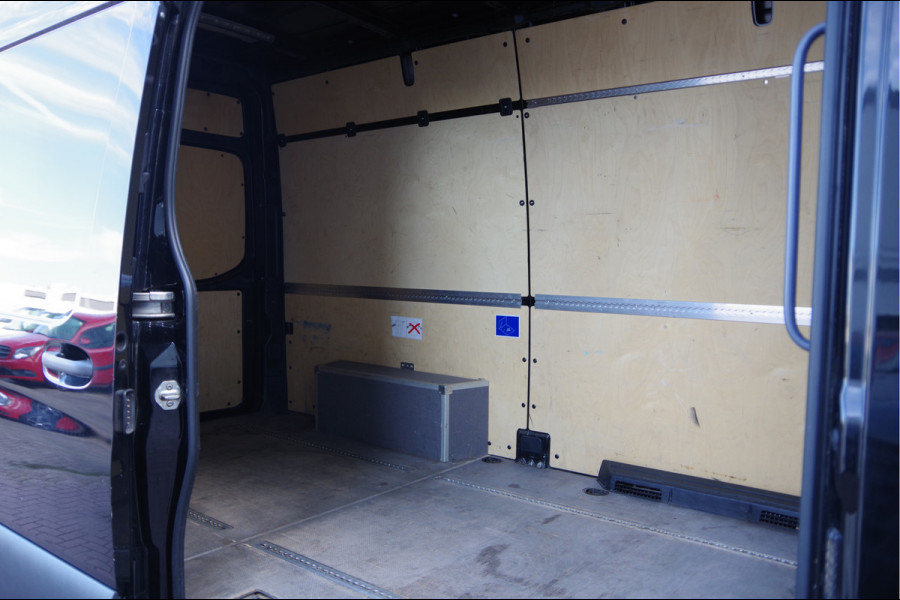 Mercedes-Benz Sprinter 319 3.0 CDI V6 L2H2 AUT. LED, 360 CAMERA, ADAPT. CRUISE, TREKHAAK, MBUX 10'', STANDKACHEL, NAVI, CLIMA, PARKEERSENSOREN, APPLE C