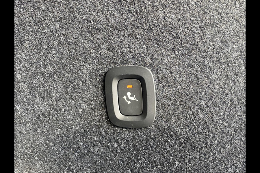 Volvo C40 Recharge Plus 69 kWh STOEL/ STUURVERW. | PANO| WARMTEPOMP| ELEK. TREKHAAK| ELEK. ACHTERKLEP| DODE HOEK|