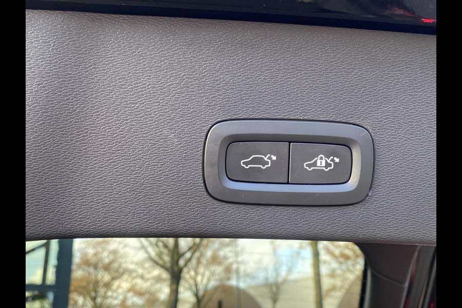 Volvo C40 Recharge Plus 69 kWh STOEL/ STUURVERW. | PANO| WARMTEPOMP| ELEK. TREKHAAK| ELEK. ACHTERKLEP| DODE HOEK|