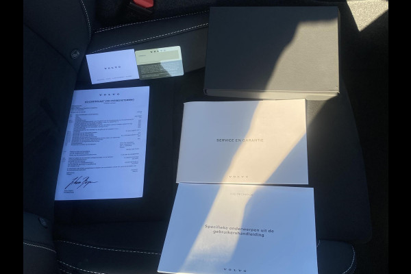 Volvo C40 Recharge Plus 69 kWh STOEL/ STUURVERW. | PANO| WARMTEPOMP| ELEK. TREKHAAK| ELEK. ACHTERKLEP| DODE HOEK|