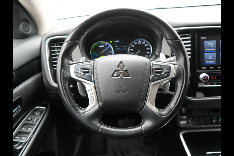 Mitsubishi Outlander 2.4 Intense Plug In Hybrid 225pk Dealer O.H. PHEV | Cruise Control | Camera | Alcantara Sporstoelen Verwarmd | Keyless | Apple Carplay | Navigatie | DAB |