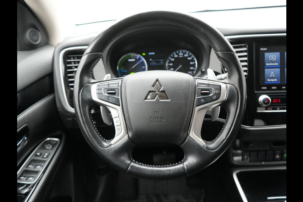 Mitsubishi Outlander 2.4 Intense Plug In Hybrid 225pk Dealer O.H. PHEV | Cruise Control | Camera | Alcantara Sporstoelen Verwarmd | Keyless | Apple Carplay | Navigatie | DAB |
