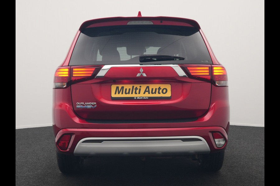 Mitsubishi Outlander 2.4 Intense Plug In Hybrid 225pk Dealer O.H. PHEV | Cruise Control | Camera | Alcantara Sporstoelen Verwarmd | Keyless | Apple Carplay | Navigatie | DAB |
