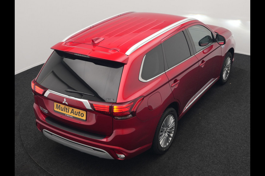 Mitsubishi Outlander 2.4 Intense Plug In Hybrid 225pk Dealer O.H. PHEV | Cruise Control | Camera | Alcantara Sporstoelen Verwarmd | Keyless | Apple Carplay | Navigatie | DAB |