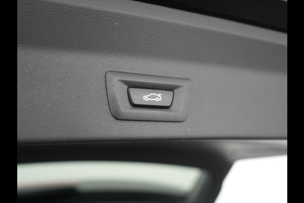 BMW X3 xDrive30e M Sport Plug In Hybrid 293pk Dealer O.H. PHEV | Trekhaak Af Fabriek | Adaptive Cruise | Camera | Apple Carplay | Lederen Sportstoelen Verwarmd | Sfeerverlichting |  Navigatie |