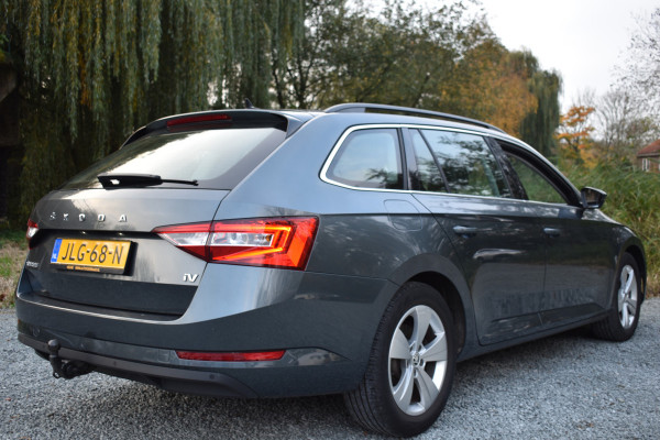 Škoda Superb Combi iV 218PK DSG HYBRID BUSINESS TREKHAAK/NAVI/VIRTUAL***