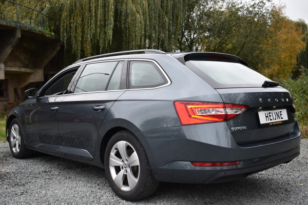 Škoda Superb Combi iV 218PK DSG HYBRID BUSINESS TREKHAAK/NAVI/VIRTUAL***