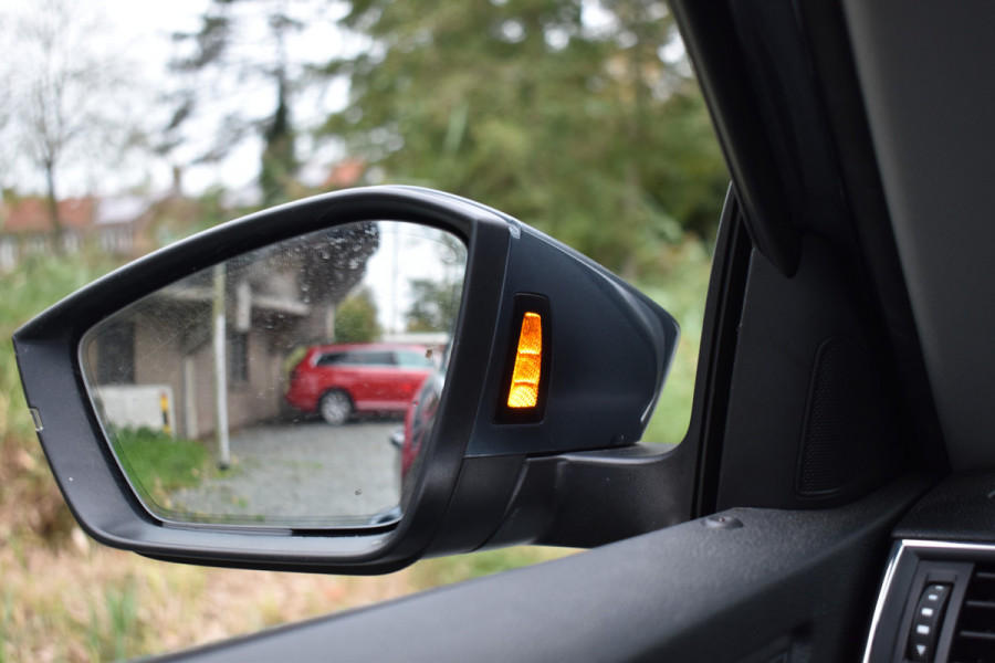 Škoda Superb Combi iV 218PK DSG HYBRID BUSINESS TREKHAAK/NAVI/VIRTUAL***