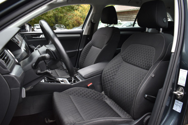 Škoda Superb Combi iV 218PK DSG HYBRID BUSINESS TREKHAAK/NAVI/VIRTUAL***