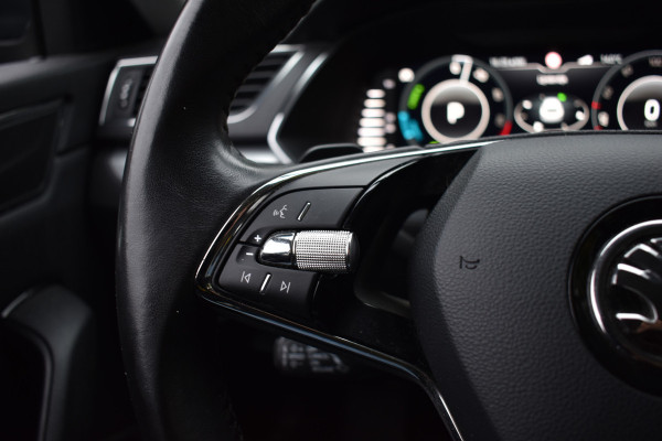 Škoda Superb Combi iV 218PK DSG HYBRID BUSINESS TREKHAAK/NAVI/VIRTUAL***