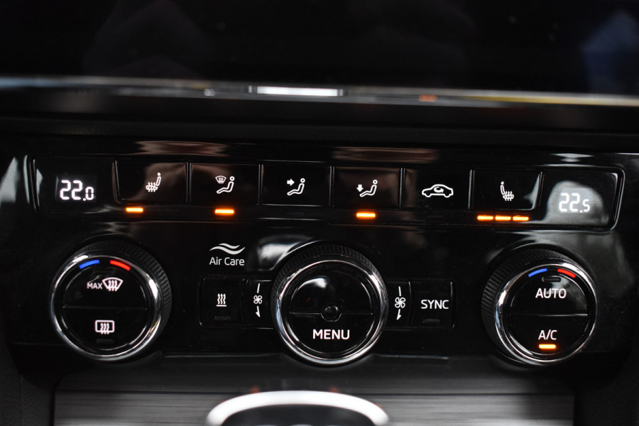 Škoda Superb Combi iV 218PK DSG HYBRID BUSINESS TREKHAAK/NAVI/VIRTUAL***