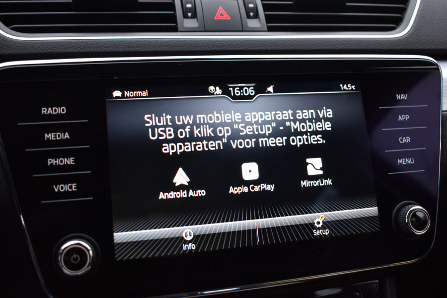 Škoda Superb Combi iV 218PK DSG HYBRID BUSINESS TREKHAAK/NAVI/VIRTUAL***