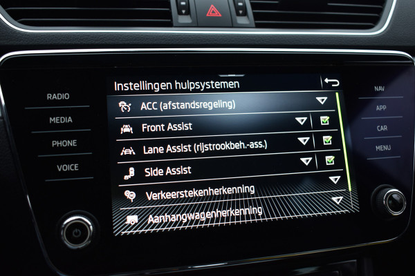 Škoda Superb Combi iV 218PK DSG HYBRID BUSINESS TREKHAAK/NAVI/VIRTUAL***