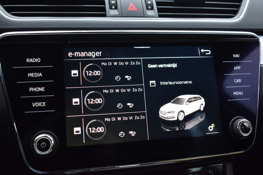 Škoda Superb Combi iV 218PK DSG HYBRID BUSINESS TREKHAAK/NAVI/VIRTUAL***