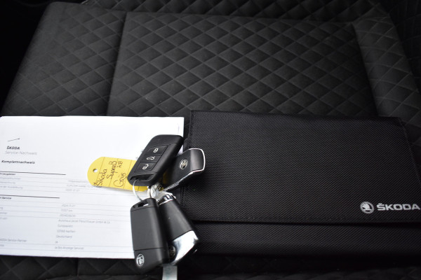 Škoda Superb Combi iV 218PK DSG HYBRID BUSINESS TREKHAAK/NAVI/VIRTUAL***