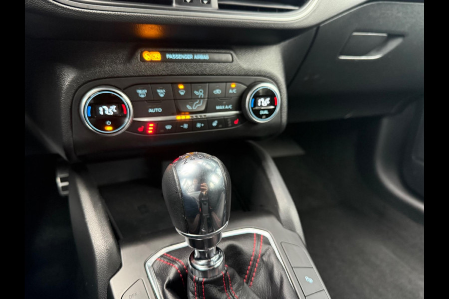 Ford FOCUS Wagon 1.0 EcoBoost Hybrid ST Line - Navi - Winterpakket - Climate - Parkeerhulp - org.NL