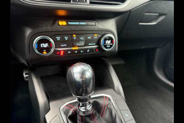 Ford FOCUS Wagon 1.0 EcoBoost Hybrid ST Line - Navi - Winterpakket - Climate - Parkeerhulp - org.NL