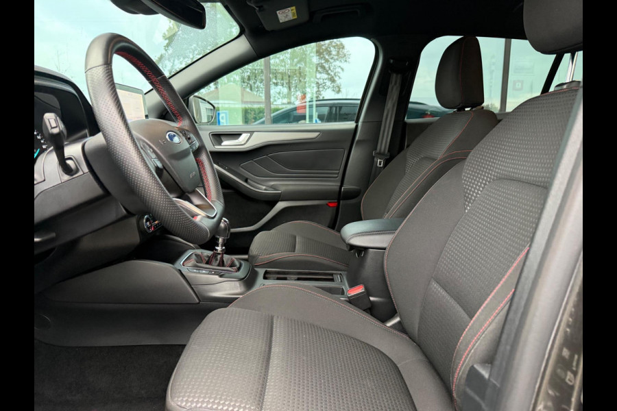 Ford FOCUS Wagon 1.0 EcoBoost Hybrid ST Line - Navi - Winterpakket - Climate - Parkeerhulp - org.NL
