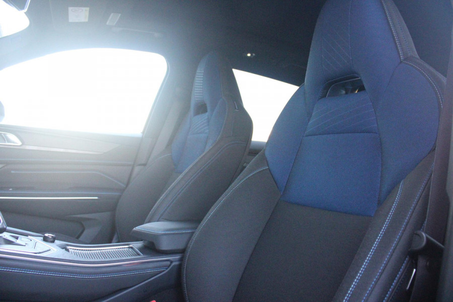 Lynk & Co 01 1.5 261PK PHEV | PANORAMA SCHUIF / KANTELDAK | INFINTY AUDIO | DODEHOEK DETECTIE | NAVIGATIE | DASHBOARD CAMERA | ELEKTRISCHE STOELVERSTELLING MET GEHEUGEN FUNCTIE | DAB+ RADIO | DRAADLOZE APPLE CARPLAY/ANDROID AUTO | DRAADLOZE TELEFOONLADER | ELEKTRISCH BEDIENBARE ACHTERKLEP | STOEL VERWARMING | 360° CAMERA | DODEHOEK DETECTIE | ZWARTE HEMEL BEKLEDING | KEYLESS ENTRY/START | 20" LICHTMETALEN VELGEN |