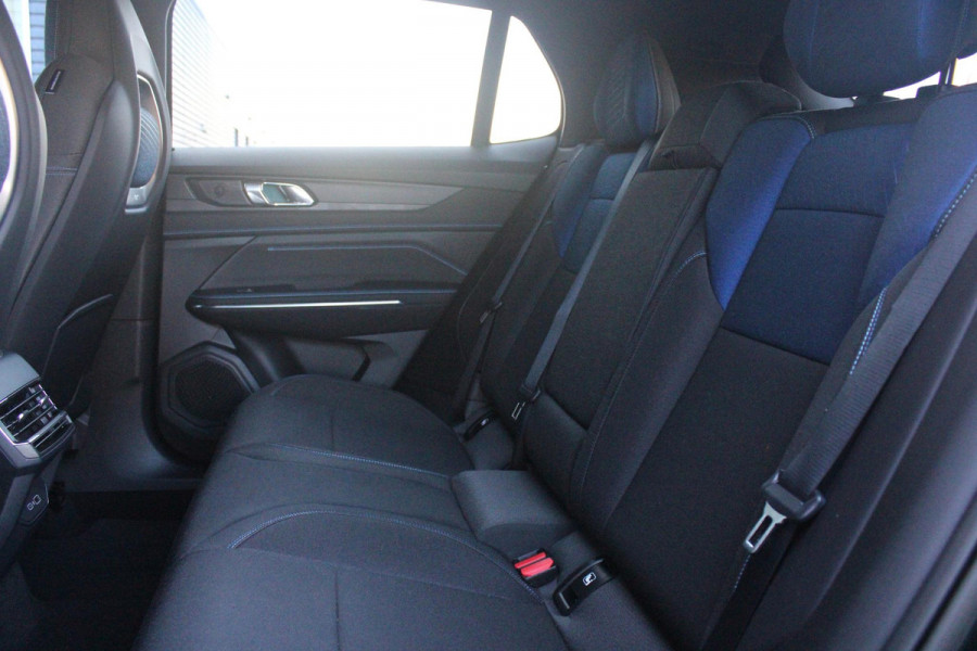 Lynk & Co 01 1.5 261PK PHEV | PANORAMA SCHUIF / KANTELDAK | INFINTY AUDIO | DODEHOEK DETECTIE | NAVIGATIE | DASHBOARD CAMERA | ELEKTRISCHE STOELVERSTELLING MET GEHEUGEN FUNCTIE | DAB+ RADIO | DRAADLOZE APPLE CARPLAY/ANDROID AUTO | DRAADLOZE TELEFOONLADER | ELEKTRISCH BEDIENBARE ACHTERKLEP | STOEL VERWARMING | 360° CAMERA | DODEHOEK DETECTIE | ZWARTE HEMEL BEKLEDING | KEYLESS ENTRY/START | 20" LICHTMETALEN VELGEN |