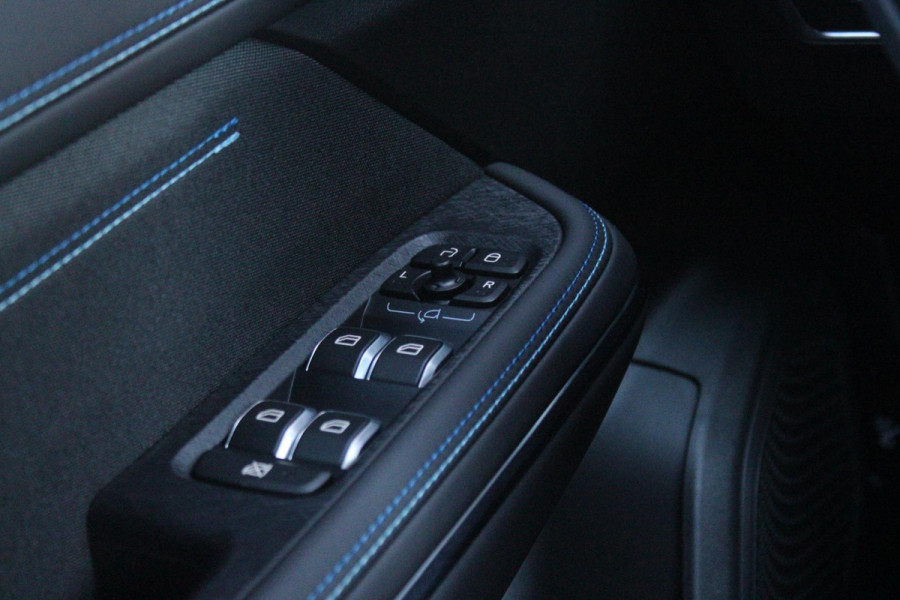 Lynk & Co 01 1.5 261PK PHEV | PANORAMA SCHUIF / KANTELDAK | INFINTY AUDIO | DODEHOEK DETECTIE | NAVIGATIE | DASHBOARD CAMERA | ELEKTRISCHE STOELVERSTELLING MET GEHEUGEN FUNCTIE | DAB+ RADIO | DRAADLOZE APPLE CARPLAY/ANDROID AUTO | DRAADLOZE TELEFOONLADER | ELEKTRISCH BEDIENBARE ACHTERKLEP | STOEL VERWARMING | 360° CAMERA | DODEHOEK DETECTIE | ZWARTE HEMEL BEKLEDING | KEYLESS ENTRY/START | 20" LICHTMETALEN VELGEN |