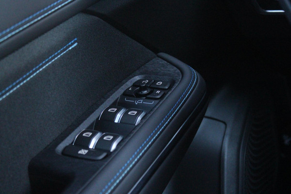 Lynk & Co 01 1.5 261PK PHEV | PANORAMA SCHUIF / KANTELDAK | INFINTY AUDIO | DODEHOEK DETECTIE | NAVIGATIE | DASHBOARD CAMERA | ELEKTRISCHE STOELVERSTELLING MET GEHEUGEN FUNCTIE | DAB+ RADIO | DRAADLOZE APPLE CARPLAY/ANDROID AUTO | DRAADLOZE TELEFOONLADER | ELEKTRISCH BEDIENBARE ACHTERKLEP | STOEL VERWARMING | 360° CAMERA | DODEHOEK DETECTIE | ZWARTE HEMEL BEKLEDING | KEYLESS ENTRY/START | 20" LICHTMETALEN VELGEN |